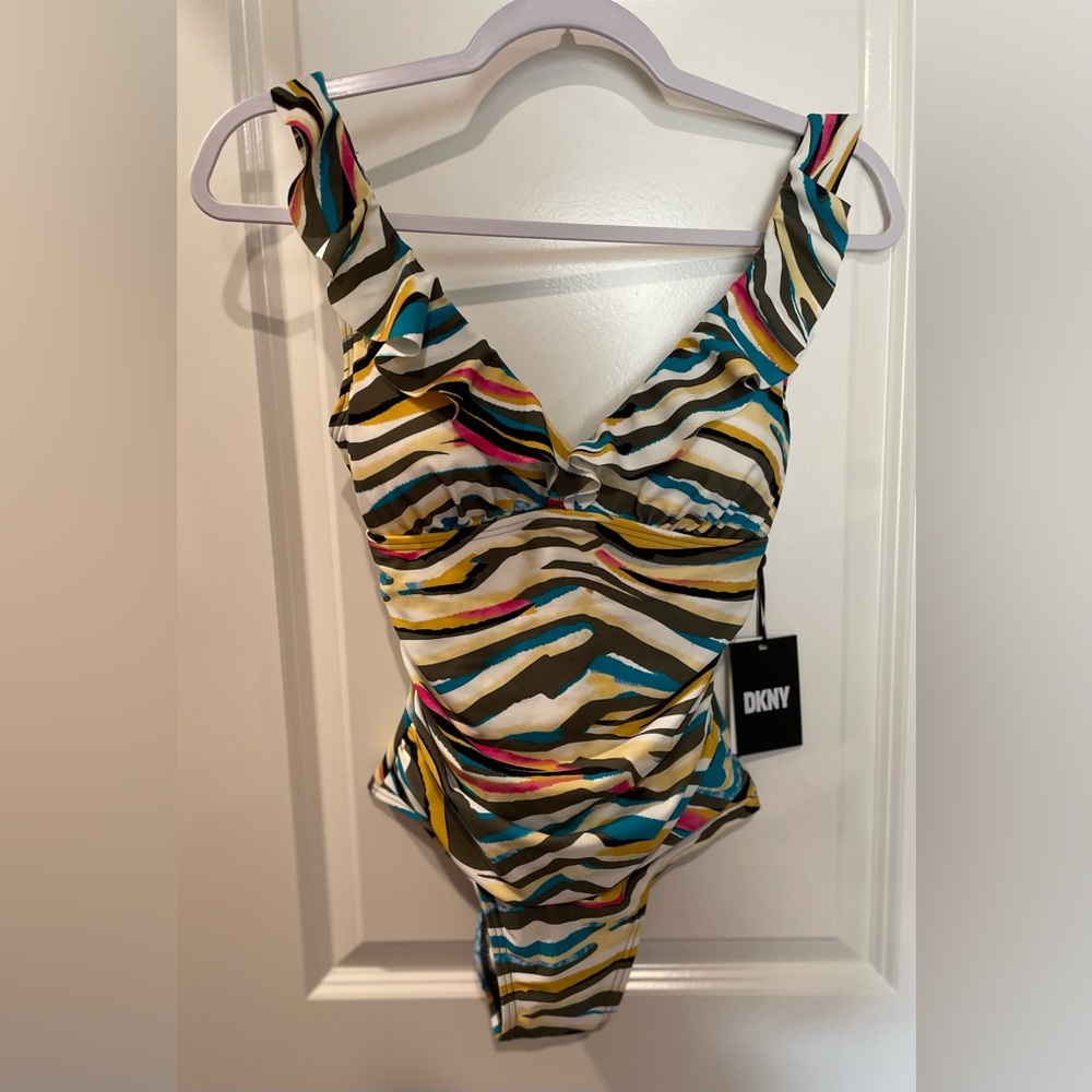 DKNY Women’s 🩱Printed Ruffle Tummy-Control One-Piece Swimsuit 🩱 - NWT